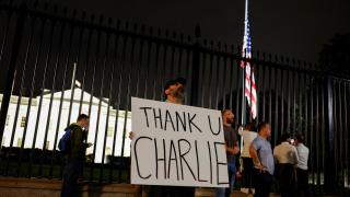Trump ordena que todas las banderas de EEUU ondeen a media asta por la muerte de Charlie Kirk: "Era un patriota"