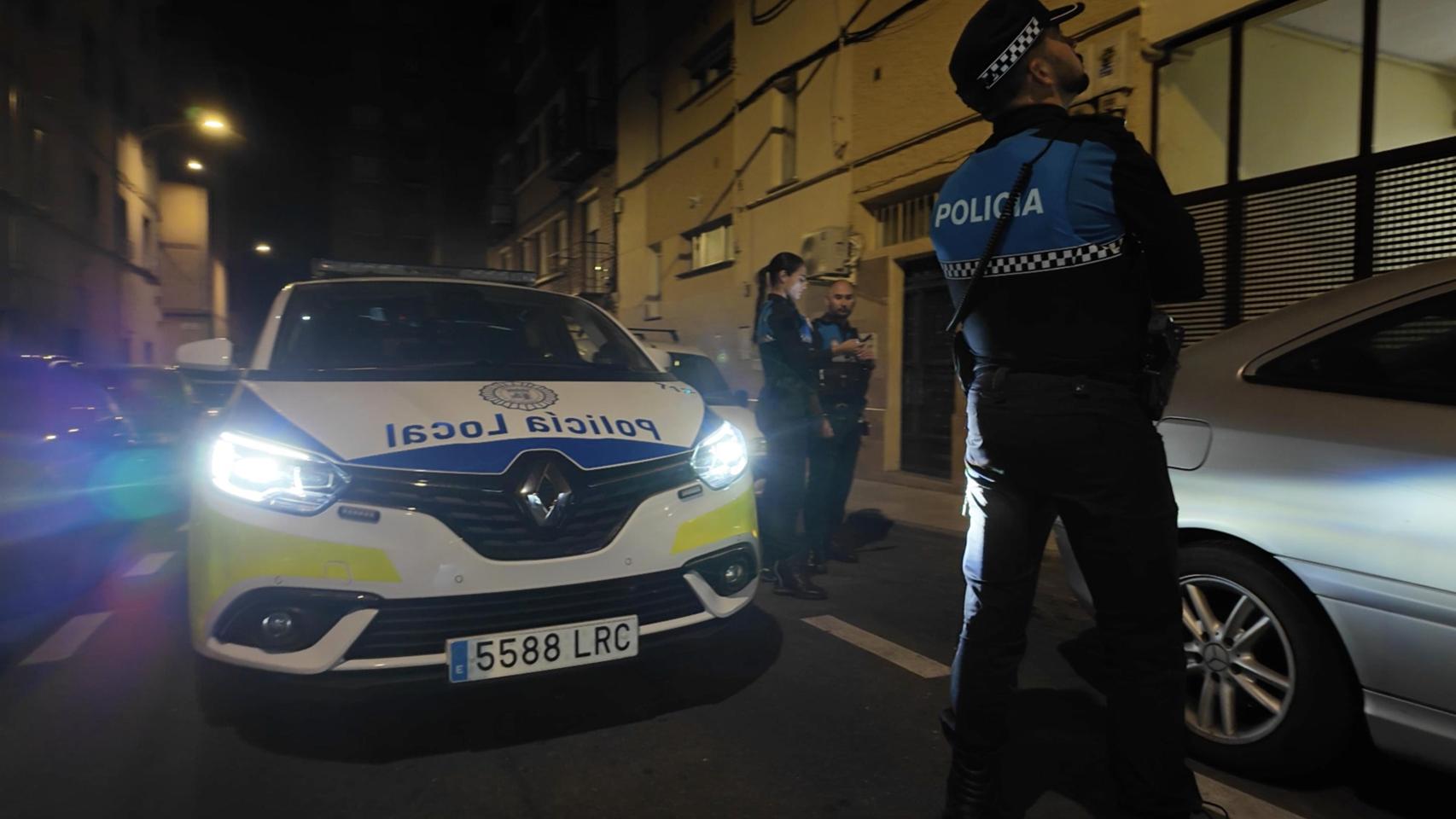 Agentes de la Policía Local de Salamanca durante una intervención