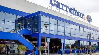 Carrefour lanza una rebaja exprés en su aceite de oliva: vende la garrafa de Coosur por solo 3,75 euros el litro