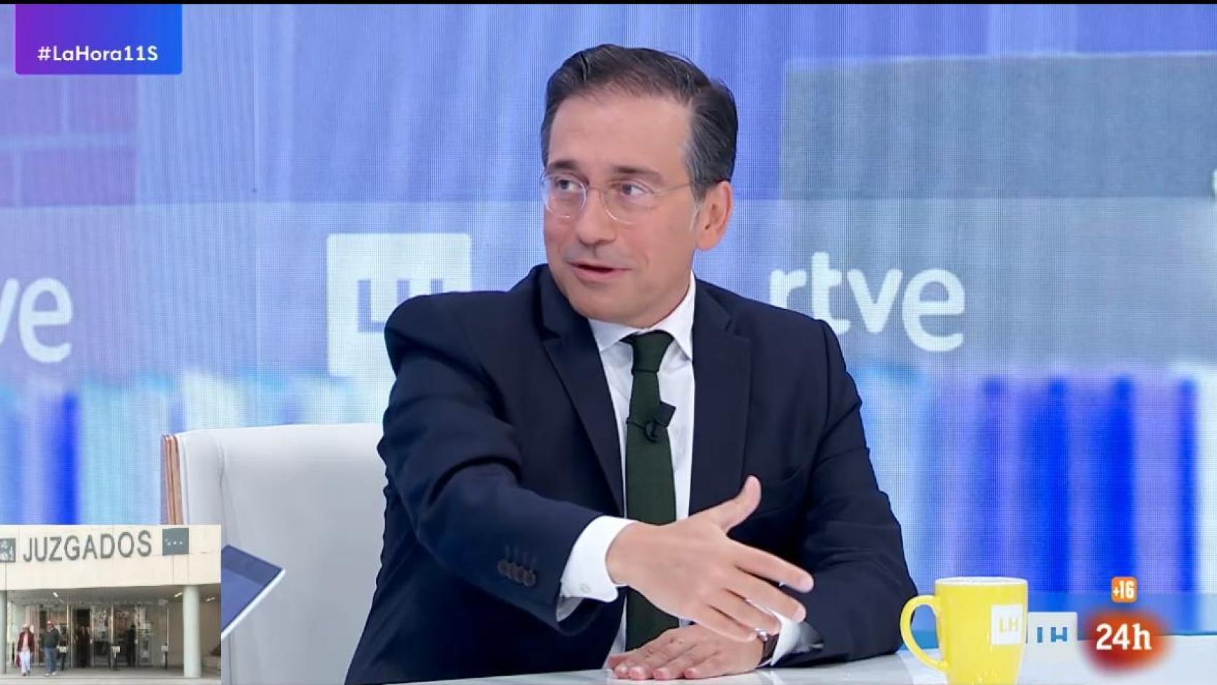 El ministro de Exteriores, José Manuel Albares, durante su entrevista en TVE.