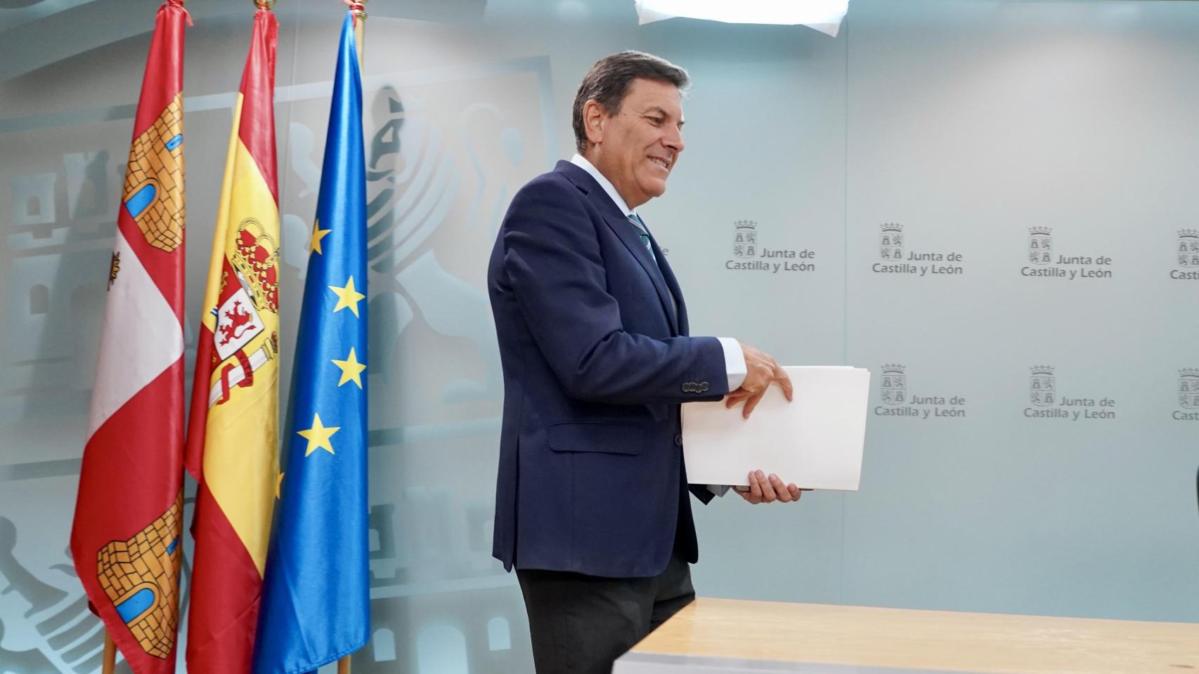 El consejero de Economía y Hacienda y portavoz de la Junta, Carlos Fernández Carriedo, comparece para informar de los asuntos aprobados en el Consejo de Gobierno.