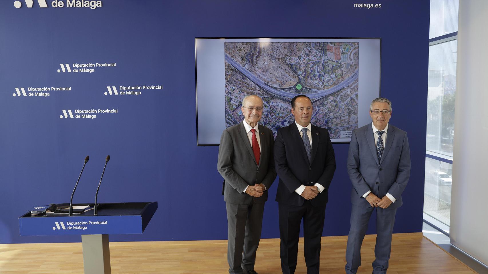 Francisco de la Torre, Carlos Atienza y Francisco Salado, durante la presentación del estudio.