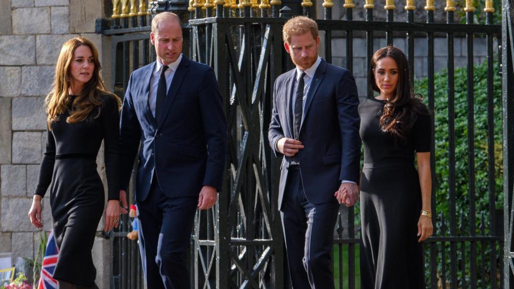 Los Príncipes de Gales y los Duques de Sussex, en una fotografía tomada en 2022.