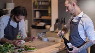 El restaurante de Chamberí al que los chefs con estrella Michelin van a comer: 7 mesas y menús degustación desde 40€