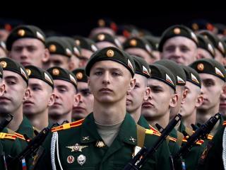 Putin acumula miles de tropas en la frontera con Polonia para un "ejercicio militar" que incluye "armas nucleares"