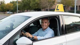 Edén Diez, profesor de autoescuela: "Las multas por la seguridad vial no son lo suficientemente frecuentes"