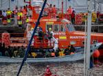 La llegada de migrantes cae un 52% en la ruta canaria pero aumenta un 22% en la mediterránea hacia España