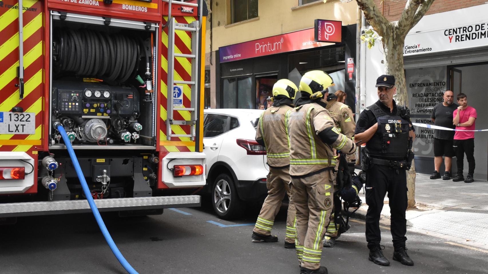 Bomberos de Zamora y Policía Nacional, en el lugar de los hechos