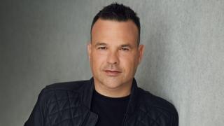 José Elías, multimillonario español: "El sistema educativo te enseña a ser pobre y te convence de que eres clase media"