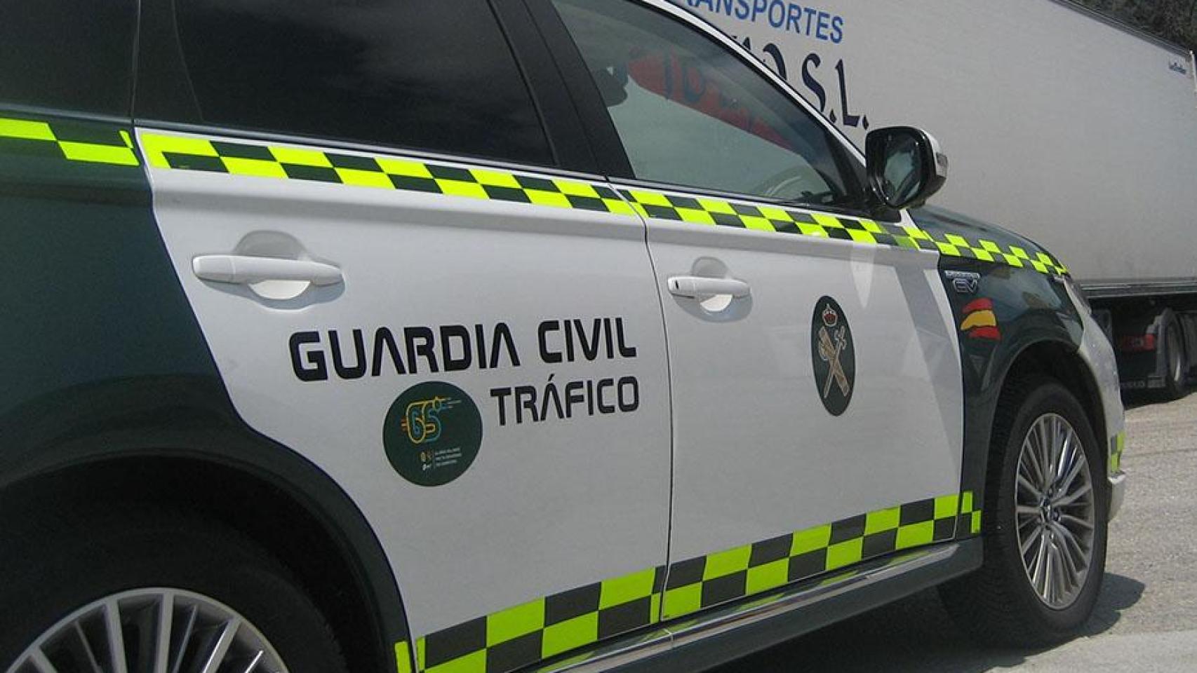 Liberado un motorista en Aranga (A Coruña) tras quedar atrapado bajo el quitamiedos de una carretera
