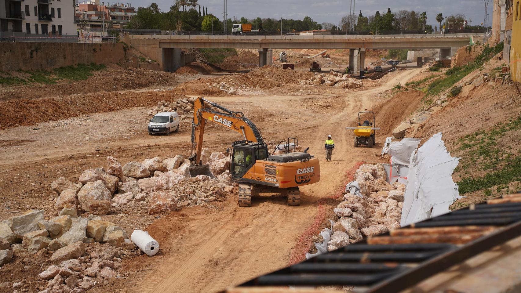 Obras en el barranco del Poyo a su paso por Paiporta. Raquel Granell