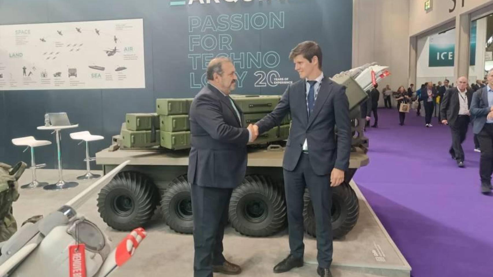 Acuerdo de colaboración entre Arquimea y GDELS-Santa Bárbara Sistema en el DSEI.