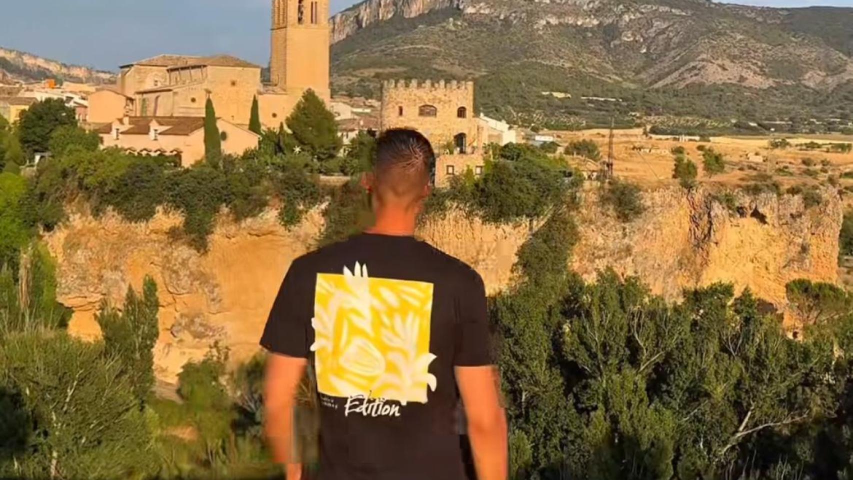 Pedro García en su visita a Priego (Cuenca). Foto: Instagram @pedrogarcilo.