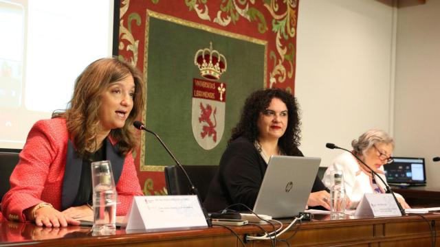 Seminario de Relaciones Internacionales en la Universidad de León.