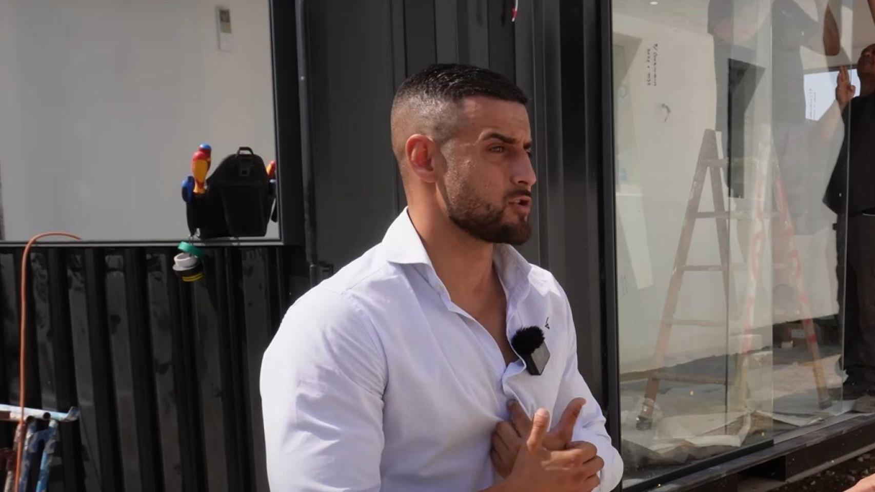 Carlos Sanchis en una entrevista con Adrián G.Martín