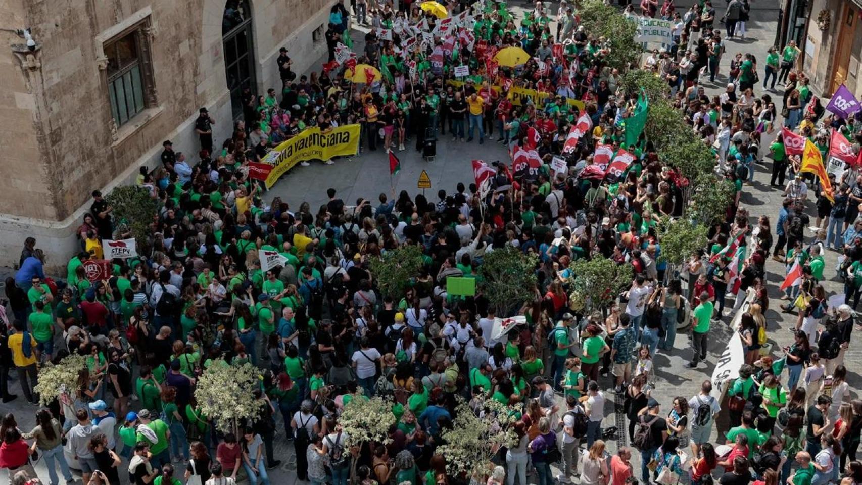 Protesta en Valencia por la enseñanza. EFE/Biel Aliño