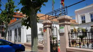 El vigilante de seguridad en prisión por abusar de una niña tutelada en Badajoz estuvo al menos 3 años en el centro