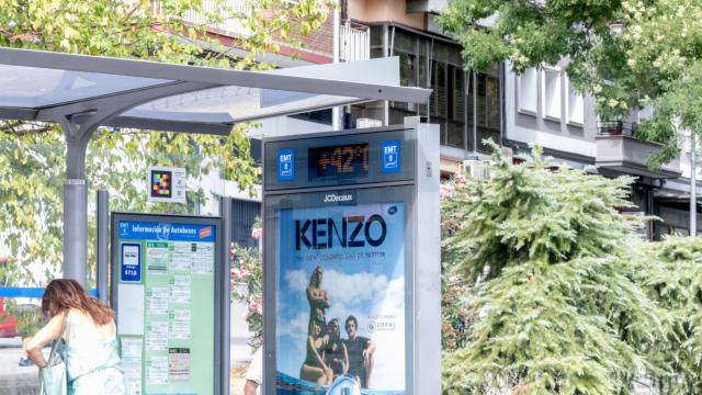 El termómetro de una marquesina marca 42 grados durante la ola de calor del pasado mes de agosto en Madrid.