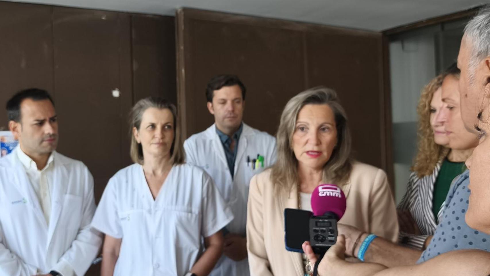 La directora general de Atención Primaria del SESCAM, Ángeles Martín Octavio, este sábado en Sigüenza (Guadalajara).