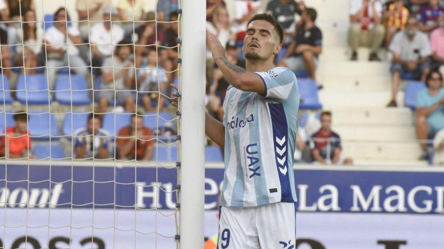 Chupete se lamenta tras una ocasión fallada en el SD Huesca vs. Málaga CF