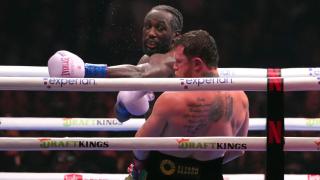 Crawford derrota al 'Canelo' Álvarez de forma unánime y le arrebata sus títulos mundiales