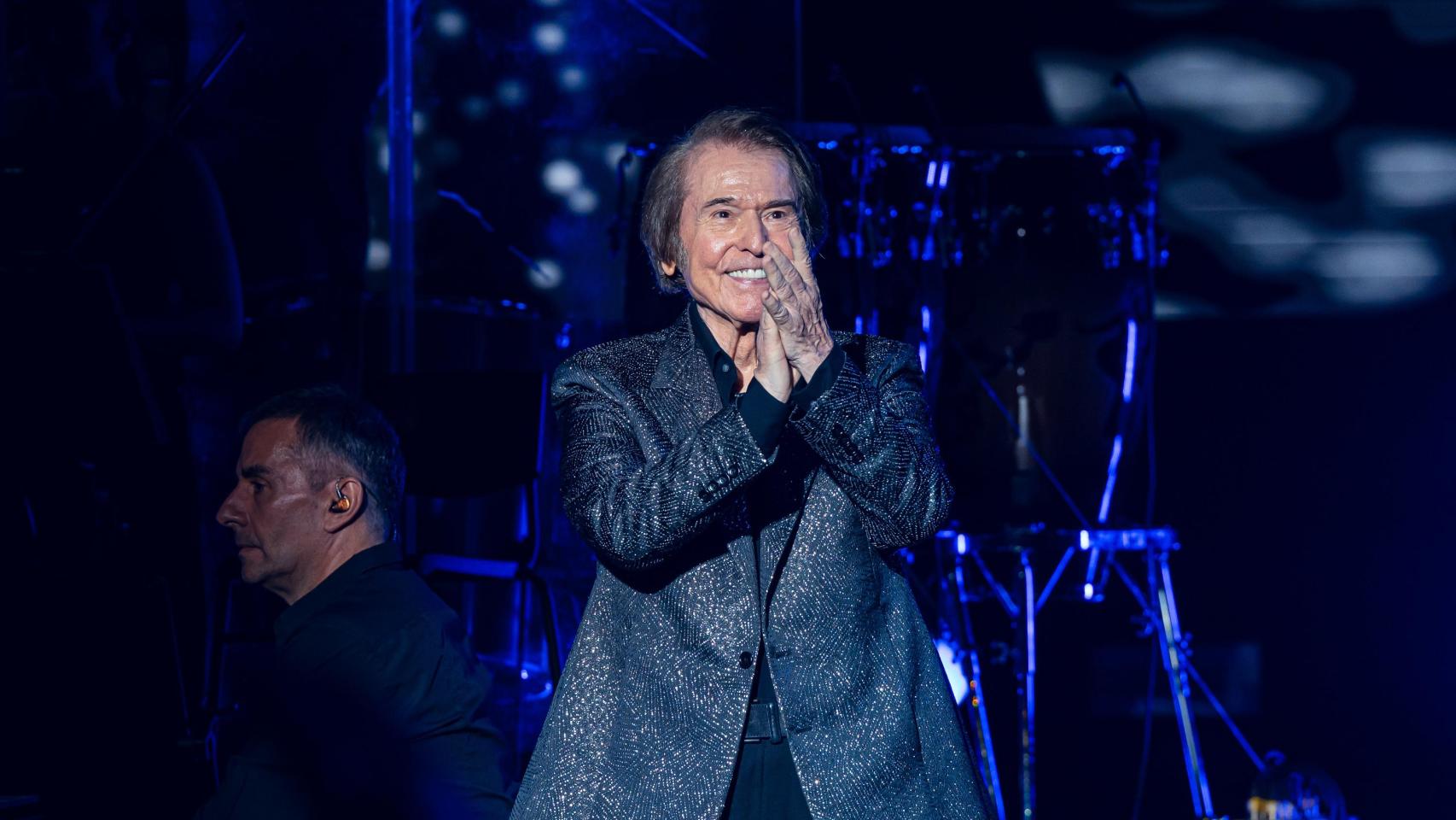 El cantante Raphael.