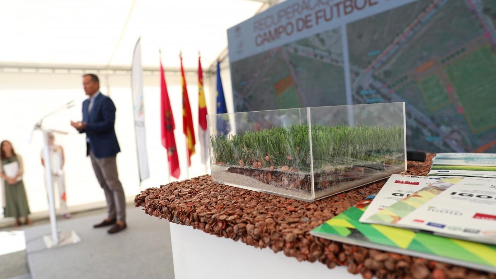 La primera piedra del campo de fútbol Carlos III se puso el pasado julio.