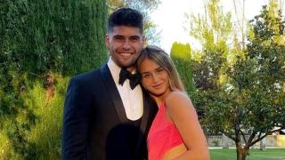 La "increíble fuerza" de Marina Romero, pareja del hijo de Makoke, en su peor momento: "Es ella la que anima a todos"