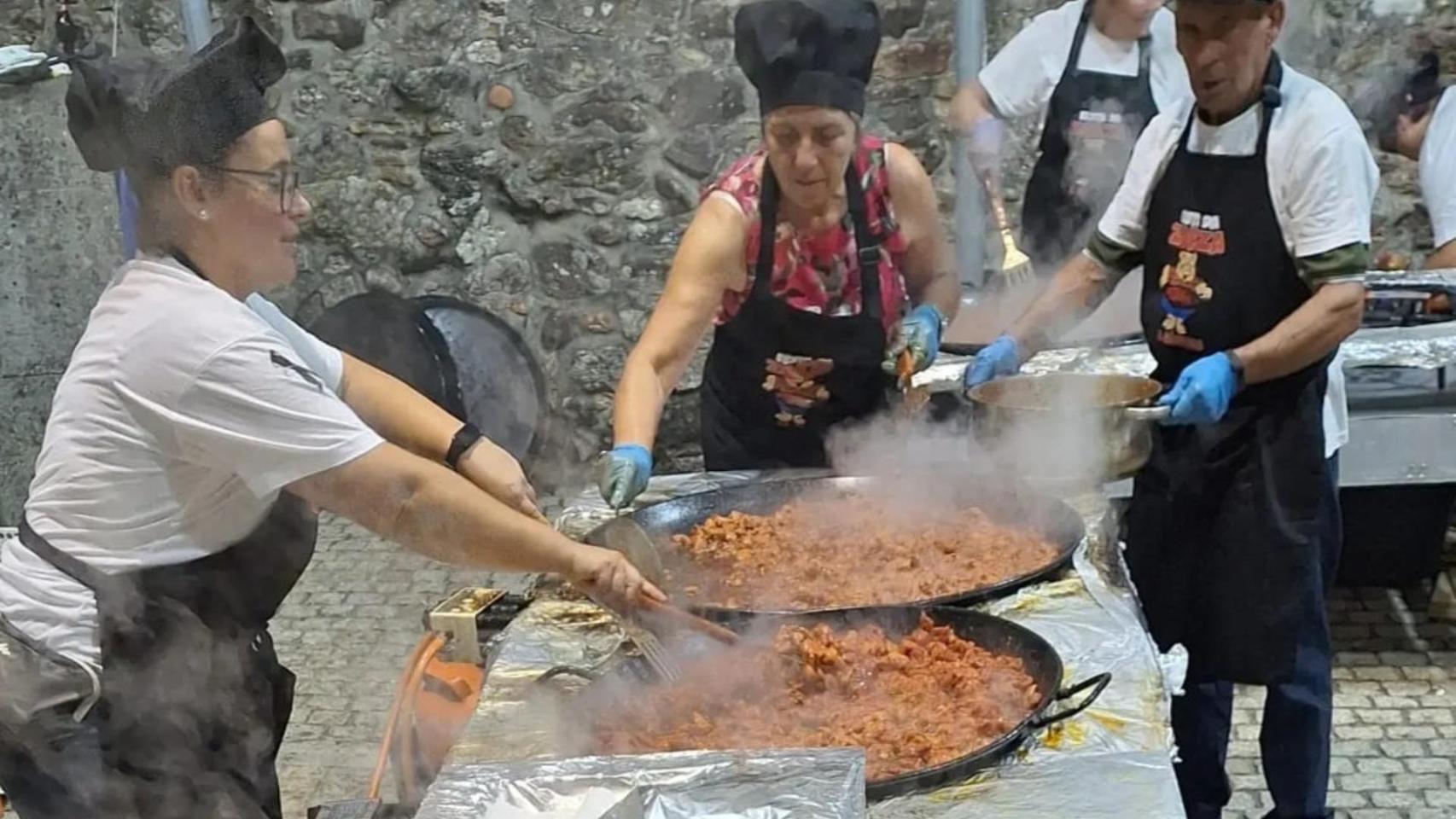 Cocineros de la Festa da Zorza en una edición anterior