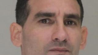 ICE pide deportar a un cubano acusado de decapitar a un hombre con un machete en un motel de Dallas: "Es un criminal depravado"