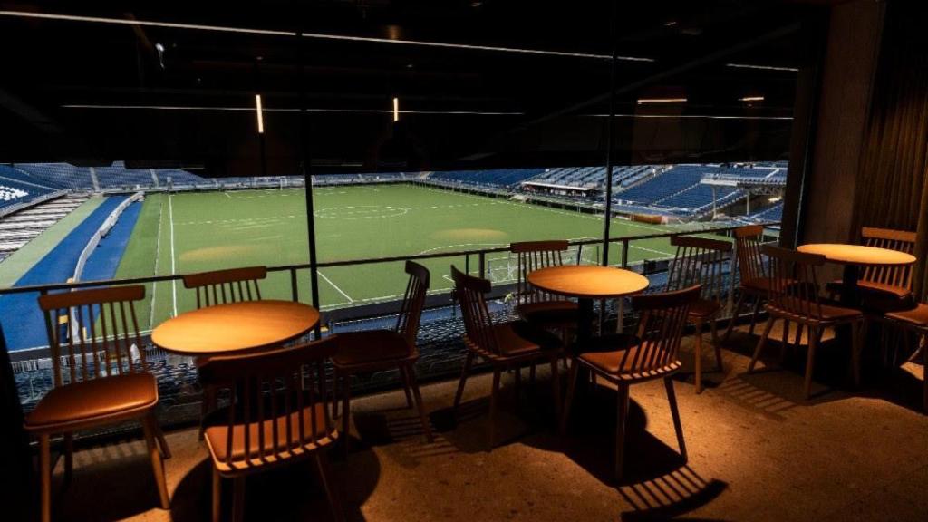 Vistas al campo de Starbucks Bernabéu.