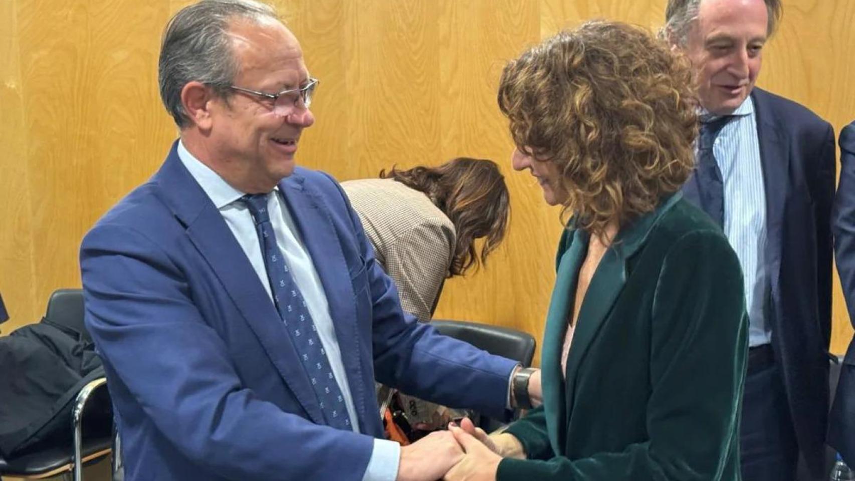 Juan Alfonso Ruiz Molina y María Jesús Montero en una imagen de archivo.