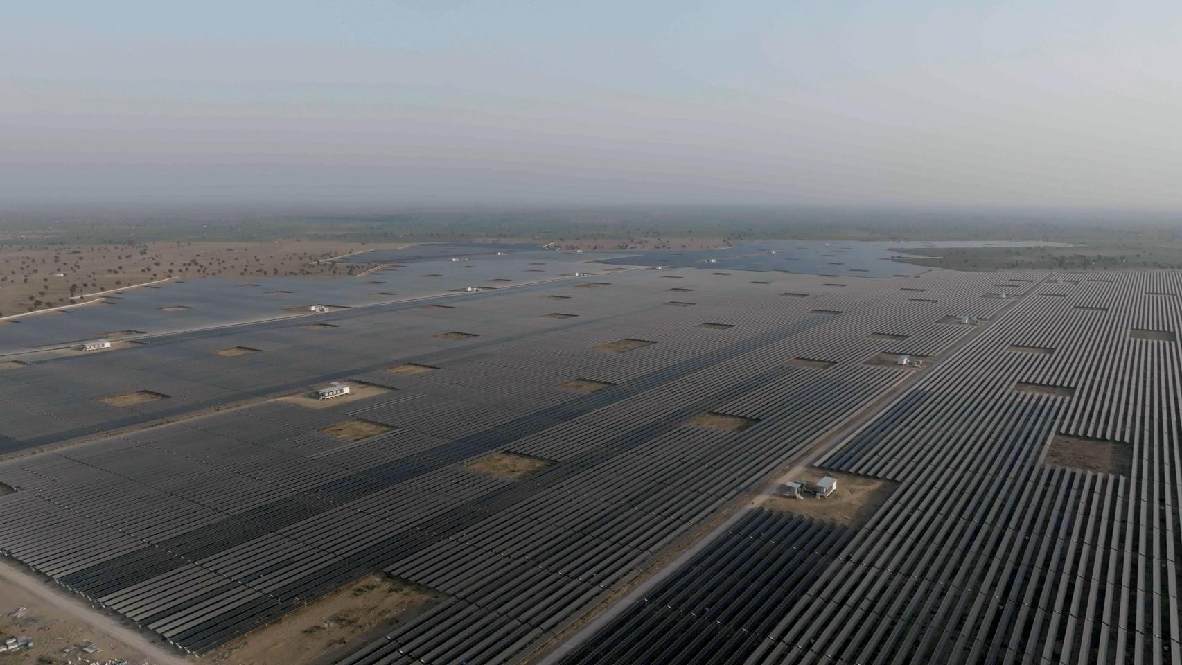 Planta fotovoltaica de 412 megavatios de Acciona Energía en la India.