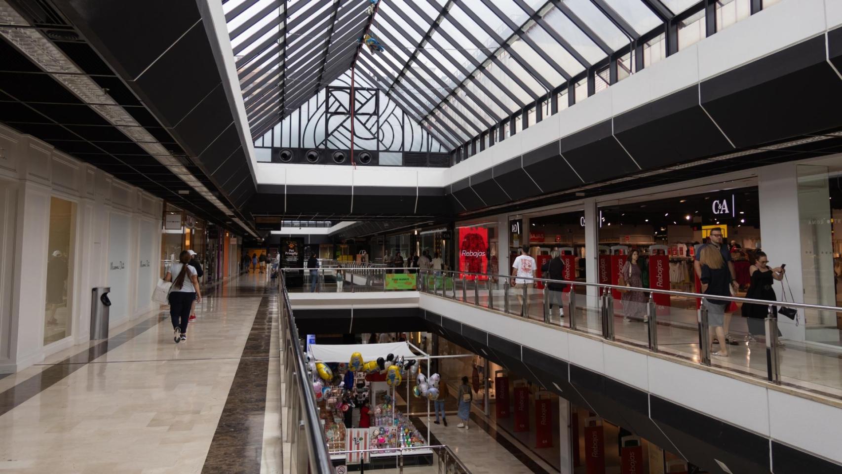El centro comercial Cuatro Caminos de A Coruña.
