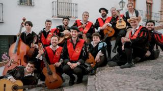 La tuna resiste en Málaga en pleno 2025: "Viajamos, disfrutamos juntos y cantamos desde 'Clavelito' a 'Despacito'"