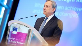 Draghi denuncia que la UE está en una situación "más difícil" frente a EEUU y China por su "lentitud" y "complacencia"