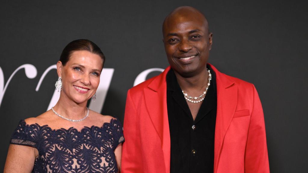 El matrimonio en un acto público.