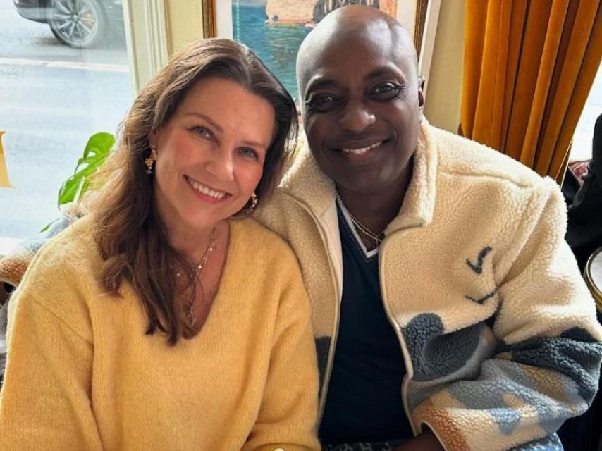 Marta Luisa y el chamán, en una instantánea extraída de sus redes sociales.