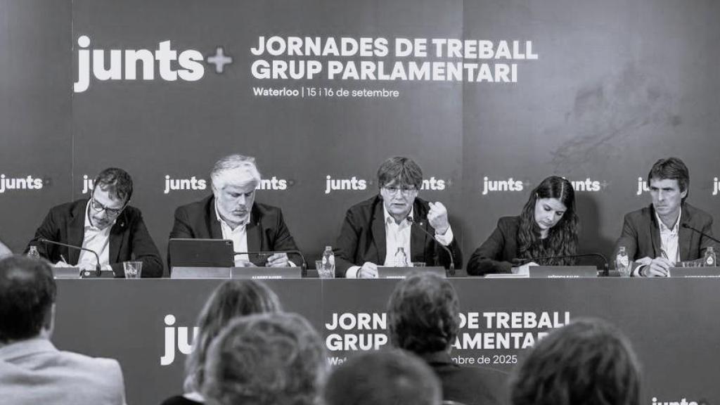 Reunión del grupo parlamentario de Junts en Bruselas, este lunes.
