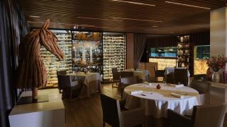 El restaurante con estrella Michelin que sorprende en el norte de Mallorca: cocina creativa entre souvenirs