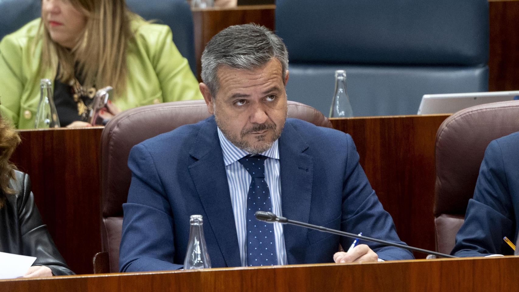 El consejero de Transportes de Madrid tiene cáncer y deja su cargo de manera temporal:  Lo han pillado a tiempo 