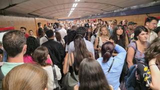 Las obras, el cierre de la L6 y averías en el Metro amargan la vuelta a la normalidad: atascos y esperas de 30 minutos