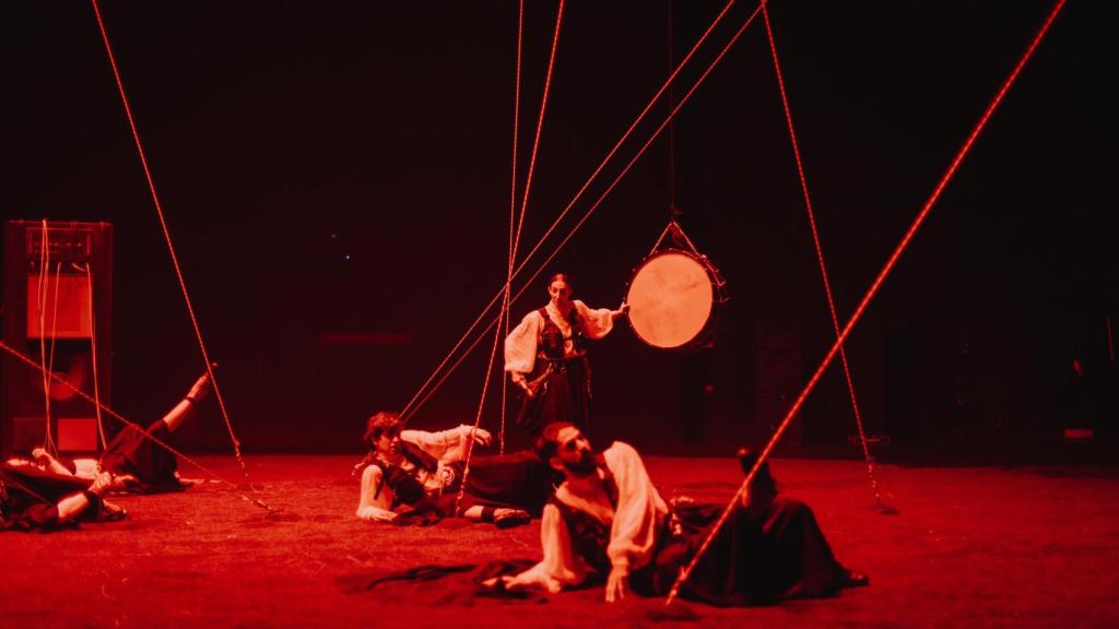 Bailarines de La Veronal durante su interpretación de 'La muerte y la primavera'. Foto: Silvia Poch