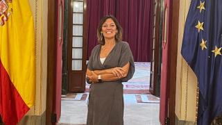 Milagros Marcos: "Feijóo se hubiera calzado las botas cuando se quemaba España y no las chanclas como Sánchez"