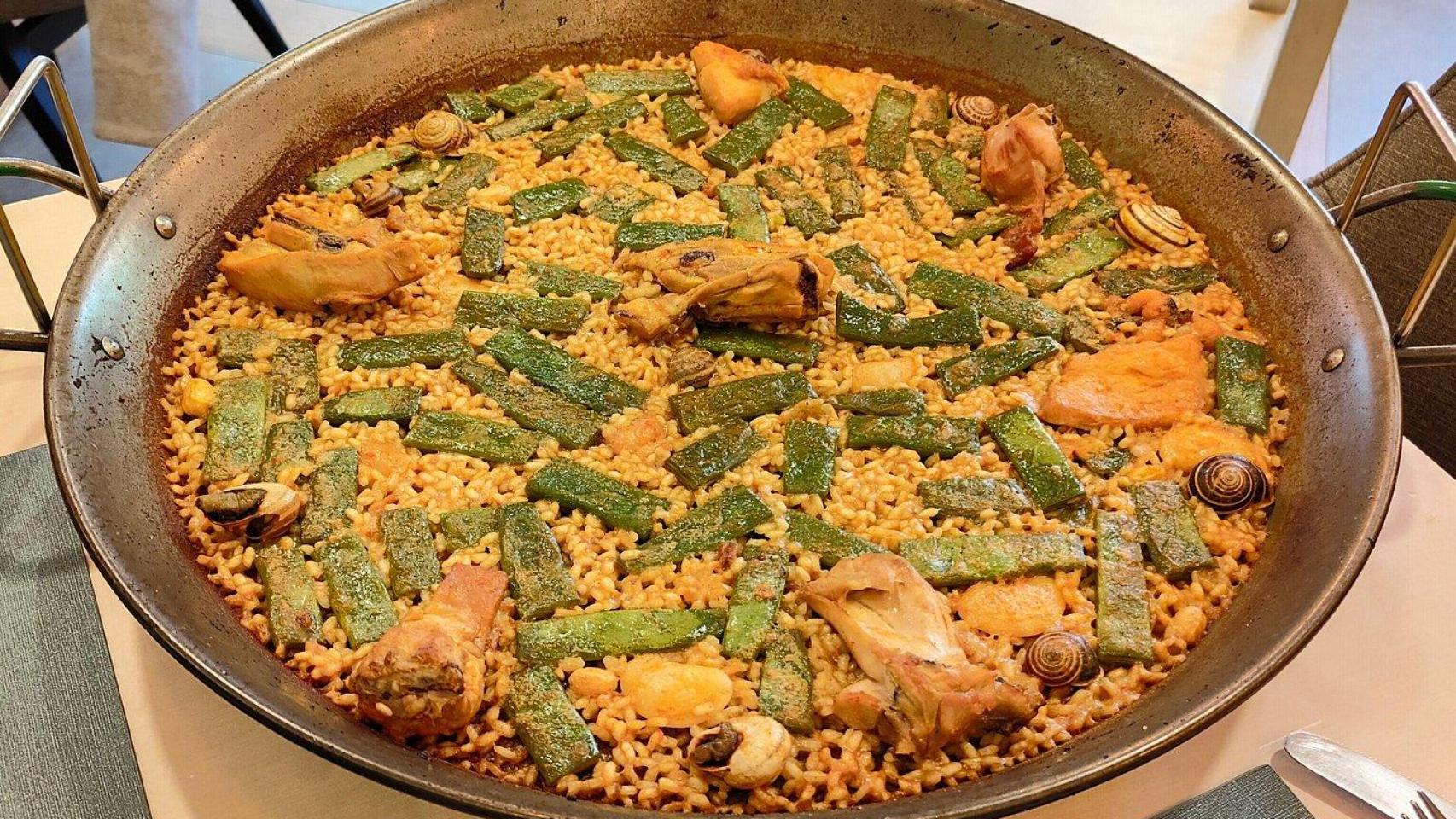 Una de las paellas valencianas del restaurante.