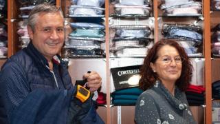 Rafa Pérez (64 años) cierra su tienda tras 50 años en Alcoy: "Me da mucha pena pero no hay relevo generacional"