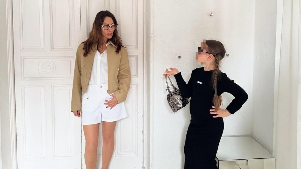 Natalia Verbeke con su hija en una imagen de sus redes sociales.