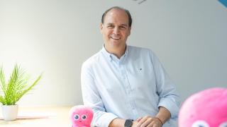 Octopus Energy desafía a las grandes eléctricas: supera los 400.000 clientes tras disparar un 75% su cartera