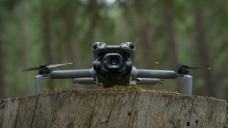 Así es el DJI Mini 5 Pro, el primer dron pequeño con sensor de una pulgada y 50 Mpx que además graba en vertical