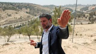 El ministro de Finanzas israelí dice que están negociando con EEUU cómo repartirse Gaza: "Es una mina de oro inmobiliaria"